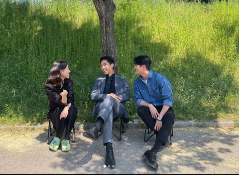 Kwon “Mánh Khóe” bị bố mắng vì đóng vai xấu tính trong ‘Nữ luật sư kỳ lạ Woo Young Woo’ - Ảnh 3. Kwon “Mánh Khóe” bị bố mắng vì đóng vai xấu tính trong ‘Nữ luật sư kỳ lạ Woo Young Woo’ - Ảnh 3.
