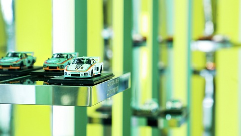 Nhân viên Porsche sưu tầm gần 1.000 mô hình xe, được thăng chức giám đốc - Ảnh 11. Nhân viên Porsche sưu tầm gần 1.000 mô hình xe, được thăng chức giám đốc - Ảnh 11.
