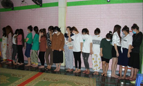 Nuôi dưỡng, khai thác một lúc 20 gái mại dâm - Ảnh 2. Nuôi dưỡng, khai thác một lúc 20 gái mại dâm - Ảnh 2.