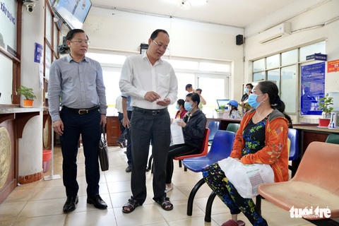 Ở nơi cán bộ, công chức phường ngộp thở vì công việc - Ảnh 1. Ở nơi cán bộ, công chức phường ngộp thở vì công việc - Ảnh 1.