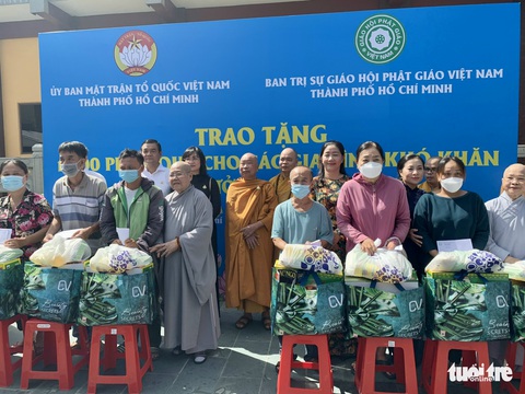 Khai mạc đại lễ tưởng niệm, kỳ siêu đồng bào tử vong do COVID-19 - Ảnh 7. Khai mạc đại lễ tưởng niệm, kỳ siêu đồng bào tử vong do COVID-19 - Ảnh 7.