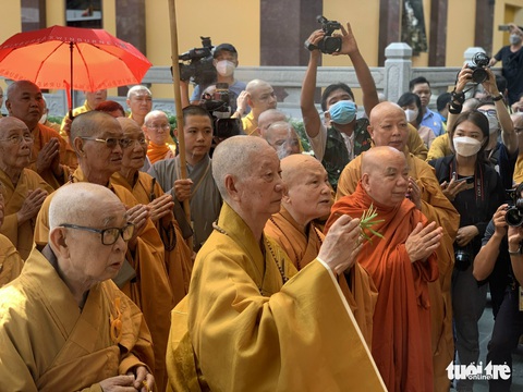 Khai mạc đại lễ tưởng niệm, kỳ siêu đồng bào tử vong do COVID-19 - Ảnh 5. Khai mạc đại lễ tưởng niệm, kỳ siêu đồng bào tử vong do COVID-19 - Ảnh 5.