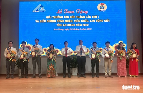 Chủ nhân bằng độc quyền sáng chế nhận Giải thưởng Tôn Đức Thắng lần thứ I - Ảnh 1. Chủ nhân bằng độc quyền sáng chế nhận Giải thưởng Tôn Đức Thắng lần thứ I - Ảnh 1.