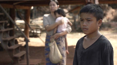 Phim Lào: Bóng dáng một Việt Nam thời xa vắng - Ảnh 1. Phim Lào: Bóng dáng một Việt Nam thời xa vắng - Ảnh 1.