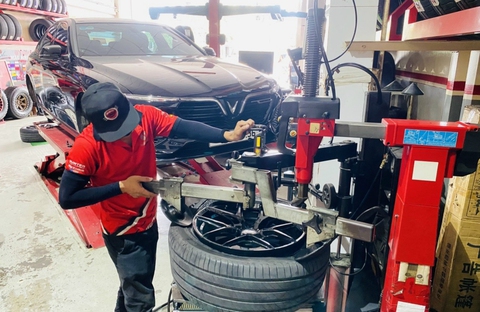 Khan hàng linh kiện, ôtô tiếp tục tăng giá - Ảnh 1. Khan hàng linh kiện, ôtô tiếp tục tăng giá - Ảnh 1.