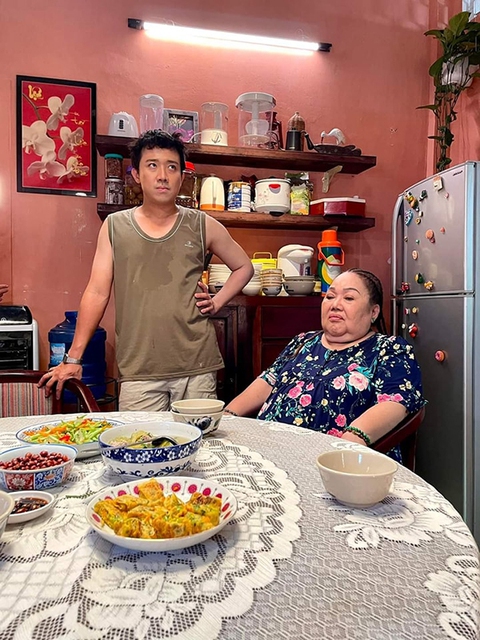 Ảnh vui sao Việt 18-8: Miu Lê ‘lầy lội’ khi ăn trái cây - Ảnh 7. Ảnh vui sao Việt 18-8: Miu Lê ‘lầy lội’ khi ăn trái cây - Ảnh 7.