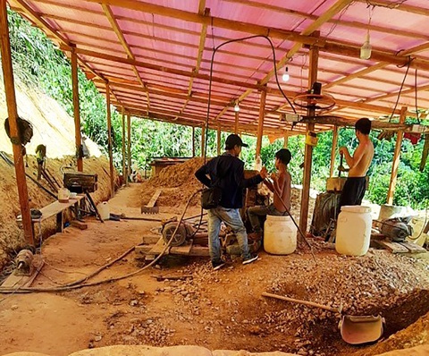 Yêu cầu 2 công ty tạm dừng khai thác vàng để khắc phục theo kết luận thanh tra - Ảnh 2. Yêu cầu 2 công ty tạm dừng khai thác vàng để khắc phục theo kết luận thanh tra - Ảnh 2.