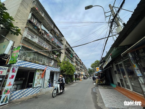 Tin sáng 19-8: TP.HCM để quận huyện tự quyết số phận chung cư cũ - Ảnh 4. Tin sáng 19-8: TP.HCM để quận huyện tự quyết số phận chung cư cũ - Ảnh 4.