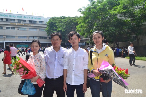 Thầy giáo 14 năm gieo ân tình cho học trò nghèo cùng Tiếp sức đến trường - Ảnh 9. Thầy giáo 14 năm gieo ân tình cho học trò nghèo cùng Tiếp sức đến trường - Ảnh 9.