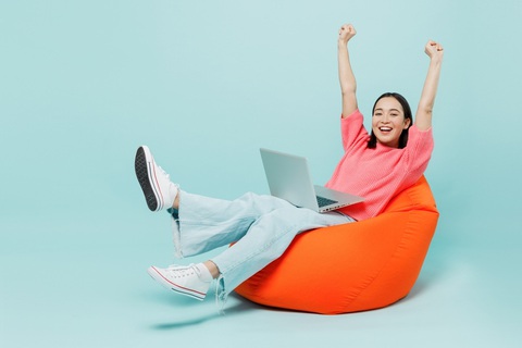 Gỡ nhãn dán đòi hỏi lắm, nhảy việc nhiều, cãi sếp tanh tách cho Gen Z - Ảnh 1. Gỡ nhãn dán đòi hỏi lắm, nhảy việc nhiều, cãi sếp tanh tách cho Gen Z - Ảnh 1.