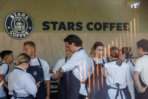 Starbucks thành Stars Coffee tại Nga, hình thức một 9 một 10 - Ảnh 2. Starbucks thành Stars Coffee tại Nga, hình thức một 9 một 10 - Ảnh 2.