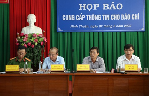 Ninh Thuận họp báo: Kết quả nồng độ cồn của nữ sinh chưa được kiểm chuẩn, không đủ tin cậy - Ảnh 1. Ninh Thuận họp báo: Kết quả nồng độ cồn của nữ sinh chưa được kiểm chuẩn, không đủ tin cậy - Ảnh 1.