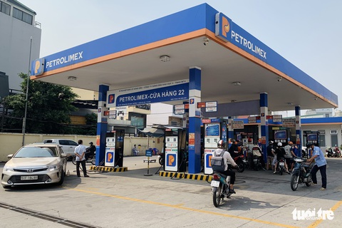 Bán xăng dầu: PVOIL lãi kỷ lục, Petrolimex lỗ do trích lập dự phòng - Ảnh 1. Bán xăng dầu: PVOIL lãi kỷ lục, Petrolimex lỗ do trích lập dự phòng - Ảnh 1.