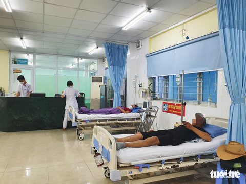 Đoàn khách 100 người từ Hà Nội vào Đà Nẵng du lịch, 24 người vào viện do ngộ độc - Ảnh 2. Đoàn khách 100 người từ Hà Nội vào Đà Nẵng du lịch, 24 người vào viện do ngộ độc - Ảnh 2.