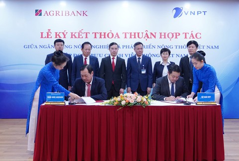 Tập đoàn công nghệ lớn bắt tay ngân hàng lớn - Ảnh 1. Tập đoàn công nghệ lớn bắt tay ngân hàng lớn - Ảnh 1.