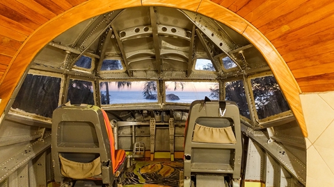 Máy bay Boeing cũ độ thành khách sạn độc nhất vô nhị giữa resort trong rừng rậm - Ảnh 12. Máy bay Boeing cũ độ thành khách sạn độc nhất vô nhị giữa resort trong rừng rậm - Ảnh 12.