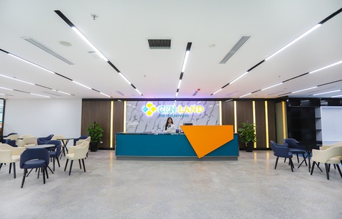 Cen Land liên quan đến shark Hưng bị phạt vì cho vay tiền trong bóng tối - Ảnh 1. Cen Land liên quan đến shark Hưng bị phạt vì cho vay tiền trong bóng tối - Ảnh 1.