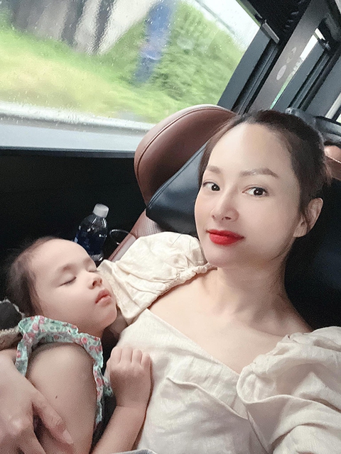 Ảnh vui sao Việt 20-8: Thanh Thúy đón tuổi 40 vui nhộn - Ảnh 9. Ảnh vui sao Việt 20-8: Thanh Thúy đón tuổi 40 vui nhộn - Ảnh 9.