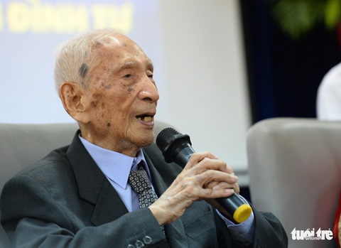 Hai sử gia trăm tuổi Nguyễn Đình Đầu, Nguyễn Đình Tư và cuộc trò chuyện có một không hai - Ảnh 2. Hai sử gia trăm tuổi Nguyễn Đình Đầu, Nguyễn Đình Tư và cuộc trò chuyện có một không hai - Ảnh 2.