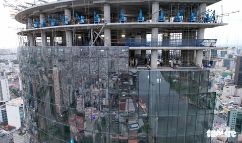 Tòa nhà chọc trời ‘làm xấu bộ mặt TP.HCM hơn 10 năm có chủ mới, đổi tên thành IFC One Saigon - Ảnh 4. Tòa nhà chọc trời ‘làm xấu bộ mặt TP.HCM hơn 10 năm có chủ mới, đổi tên thành IFC One Saigon - Ảnh 4.