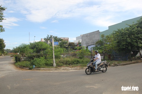 Được bố trí đất ở nhưng không thể làm nhà - Ảnh 1. Được bố trí đất ở nhưng không thể làm nhà - Ảnh 1.