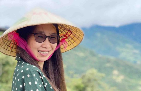 Nữ GS người Việt thứ 2 tại Anh Bùi Thị Minh Hồng và câu chuyện thành công nhờ triết lý xe buýt - Ảnh 1. Nữ GS người Việt thứ 2 tại Anh Bùi Thị Minh Hồng và câu chuyện thành công nhờ triết lý xe buýt - Ảnh 1.