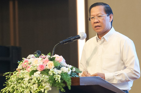 Chủ tịch UBND TP.HCM Phan Văn Mãi nói về vấn đề ‘lộn xộn’ tại sân bay Tân Sơn Nhất - Ảnh 1. Chủ tịch UBND TP.HCM Phan Văn Mãi nói về vấn đề ‘lộn xộn’ tại sân bay Tân Sơn Nhất - Ảnh 1.