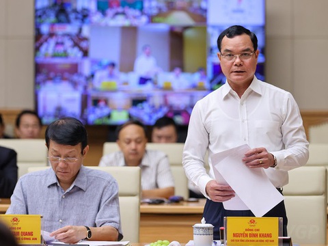 Dự Hội nghị phát triển thị trường lao động, Thủ tướng hỏi dồn một loạt câu nặng ngàn cân - Ảnh 2. Dự Hội nghị phát triển thị trường lao động, Thủ tướng hỏi dồn một loạt câu nặng ngàn cân - Ảnh 2.
