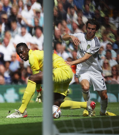 Mắc nhiều sai lầm, Chelsea nhận thất bại nặng nề trước Leeds - Ảnh 2. Mắc nhiều sai lầm, Chelsea nhận thất bại nặng nề trước Leeds - Ảnh 2.