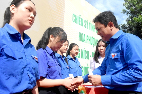 Lan tỏa tinh thần tình nguyện Ngày hội Chiến sĩ Hoa phượng đỏ - Ảnh 3. Lan tỏa tinh thần tình nguyện Ngày hội Chiến sĩ Hoa phượng đỏ - Ảnh 3.