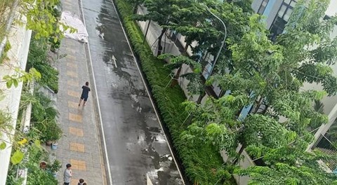 Điều tra vụ người đàn ông tử vong sau khi rơi từ tầng 31 chung cư - Ảnh 1. Điều tra vụ người đàn ông tử vong sau khi rơi từ tầng 31 chung cư - Ảnh 1.