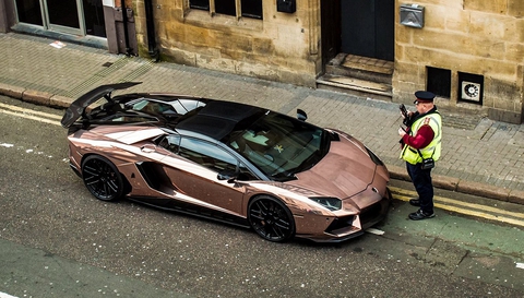 Quy tắc bất thành văn với chủ xe Lamborghini: Nhiều tiền là chưa đủ, phải bản lĩnh lớn - Ảnh 9. Quy tắc bất thành văn với chủ xe Lamborghini: Nhiều tiền là chưa đủ, phải bản lĩnh lớn - Ảnh 9.