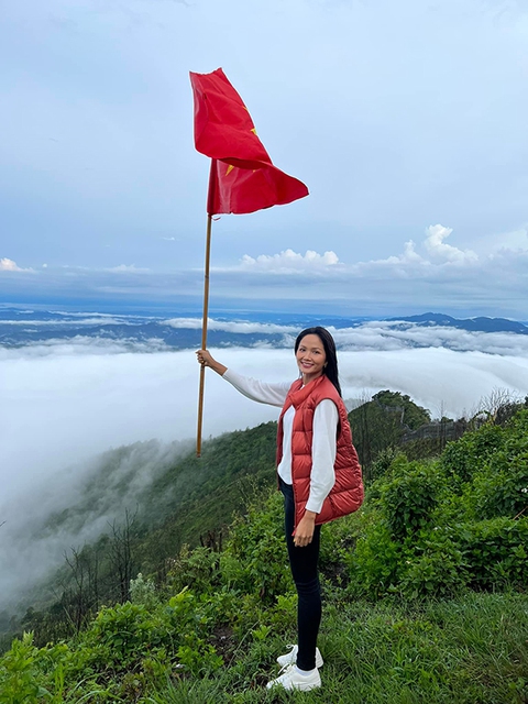 Ảnh vui sao Việt 21-8: Bảo Thanh ‘quậy’ mừng sinh nhật con trai - Ảnh 4. Ảnh vui sao Việt 21-8: Bảo Thanh ‘quậy’ mừng sinh nhật con trai - Ảnh 4.