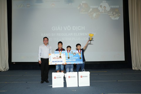 Tranh tài gay cấn, 3 đội vô địch đại diện Việt Nam thi Olympic robot toàn cầu - Ảnh 3. Tranh tài gay cấn, 3 đội vô địch đại diện Việt Nam thi Olympic robot toàn cầu - Ảnh 3.