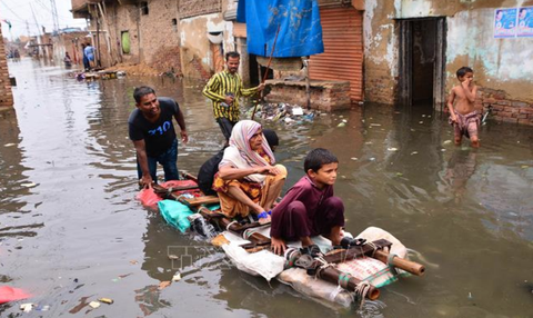 Ít nhất 36 người thiệt mạng do mưa lớn và lũ quét tại Pakistan - Ảnh 2. Ít nhất 36 người thiệt mạng do mưa lớn và lũ quét tại Pakistan - Ảnh 2.