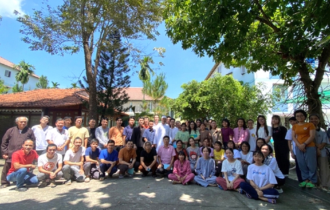 Khi người trẻ nghỉ làm đi... thiền - Ảnh 1. Khi người trẻ nghỉ làm đi... thiền - Ảnh 1.