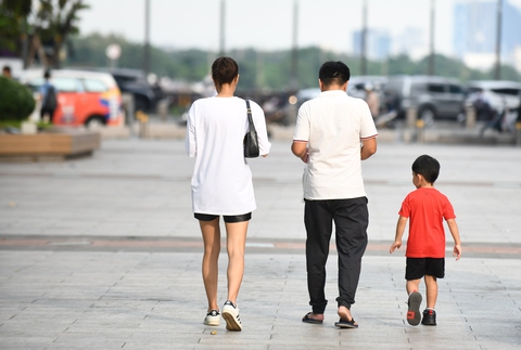 Vợ chồng đừng để lạnh mới bắt đầu hong lửa - Ảnh 1. Vợ chồng đừng để lạnh mới bắt đầu hong lửa - Ảnh 1.