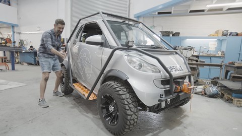 ‘Xe tí hon’ Smart Fortwo cũng độ được thành nhà di động: Có cả bếp và bồn rửa - Ảnh 5. ‘Xe tí hon’ Smart Fortwo cũng độ được thành nhà di động: Có cả bếp và bồn rửa - Ảnh 5.