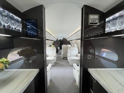 ‘Soi’ máy bay 65 triệu USD của Elon Musk và Bill Gates: Tốc độ gần siêu thanh, cabin xa xỉ độ riêng - Ảnh 6. ‘Soi’ máy bay 65 triệu USD của Elon Musk và Bill Gates: Tốc độ gần siêu thanh, cabin xa xỉ độ riêng - Ảnh 6.