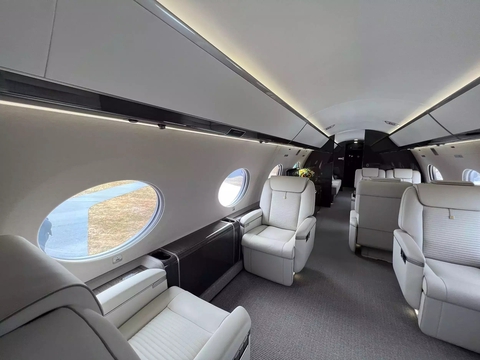 ‘Soi’ máy bay 65 triệu USD của Elon Musk và Bill Gates: Tốc độ gần siêu thanh, cabin xa xỉ độ riêng - Ảnh 8. ‘Soi’ máy bay 65 triệu USD của Elon Musk và Bill Gates: Tốc độ gần siêu thanh, cabin xa xỉ độ riêng - Ảnh 8.