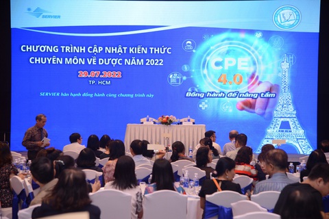 Hàng ngàn dược sĩ tham gia cập nhật kiến thức chuyên môn về dược - Ảnh 1. Hàng ngàn dược sĩ tham gia cập nhật kiến thức chuyên môn về dược - Ảnh 1.