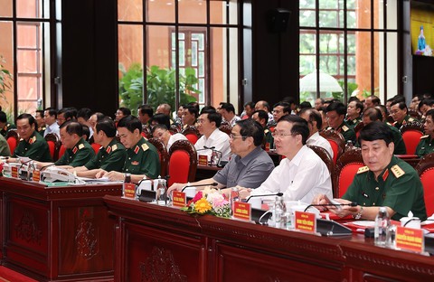 Thủ tướng Chính phủ: Phát triển công nghiệp quốc phòng trở thành mũi nhọn công nghiệp quốc gia - Ảnh 2. Thủ tướng Chính phủ: Phát triển công nghiệp quốc phòng trở thành mũi nhọn công nghiệp quốc gia - Ảnh 2.