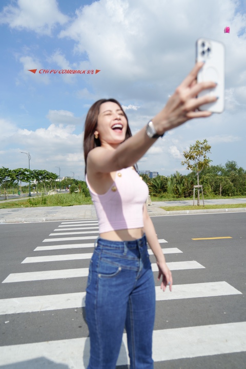 Ra mắt MV: Hết chơi đường bộ đến nhờ đường... chim bay! - Ảnh 4. Ra mắt MV: Hết chơi đường bộ đến nhờ đường... chim bay! - Ảnh 4.