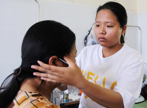 Nghèo khó, bệnh tật có ngăn bước Hồng Lê? - Ảnh 1. Nghèo khó, bệnh tật có ngăn bước Hồng Lê? - Ảnh 1.
