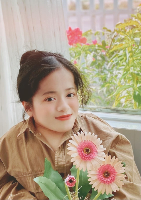 ‘Cuộc sống diệu kỳ’ của cô gái mắc bệnh ‘xương thủy tinh’ bẩm sinh - Ảnh 2. ‘Cuộc sống diệu kỳ’ của cô gái mắc bệnh ‘xương thủy tinh’ bẩm sinh - Ảnh 2.