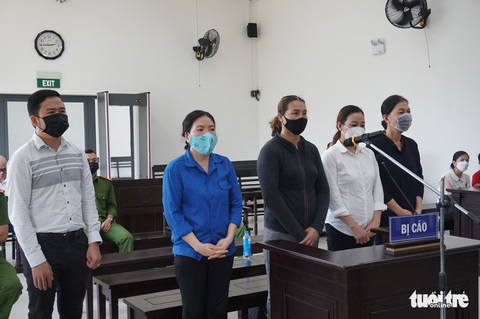 Tuyên án nữ đại gia bất động sản và nhóm cho vay lãi nặng - Ảnh 1. Tuyên án nữ đại gia bất động sản và nhóm cho vay lãi nặng - Ảnh 1.
