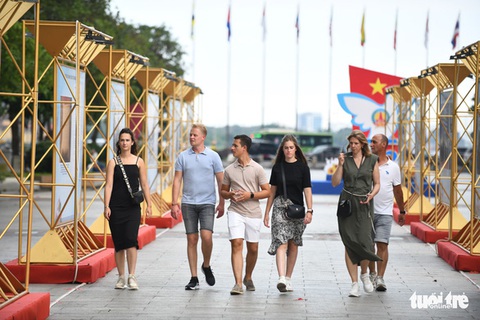 Người nước ngoài góp ý chính sách visa của Việt Nam - Ảnh 1. Người nước ngoài góp ý chính sách visa của Việt Nam - Ảnh 1.