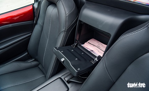 Mazda MX-5 2022 - Xe mui trần độc bản, giá tiền tỉ, 2 chỗ ngồi cho dân chơi Việt - Ảnh 11. Mazda MX-5 2022 - Xe mui trần độc bản, giá tiền tỉ, 2 chỗ ngồi cho dân chơi Việt - Ảnh 11.