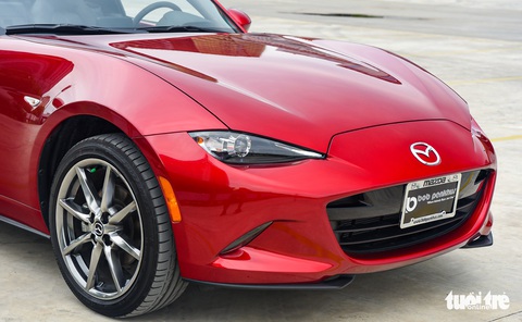 Mazda MX-5 2022 - Xe mui trần độc bản, giá tiền tỉ, 2 chỗ ngồi cho dân chơi Việt - Ảnh 5. Mazda MX-5 2022 - Xe mui trần độc bản, giá tiền tỉ, 2 chỗ ngồi cho dân chơi Việt - Ảnh 5.