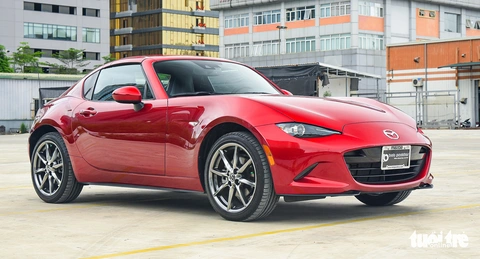 Mazda MX-5 2022 - Xe mui trần độc bản, giá tiền tỉ, 2 chỗ ngồi cho dân chơi Việt - Ảnh 2. Mazda MX-5 2022 - Xe mui trần độc bản, giá tiền tỉ, 2 chỗ ngồi cho dân chơi Việt - Ảnh 2.